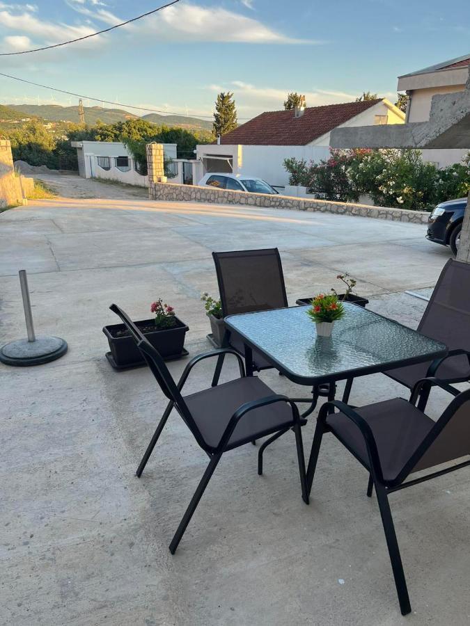 Apartmani Vittoria Bar Kültér fotó