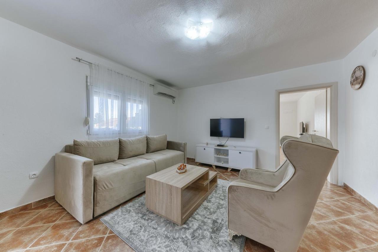 Apartmani Vittoria Bar Kültér fotó