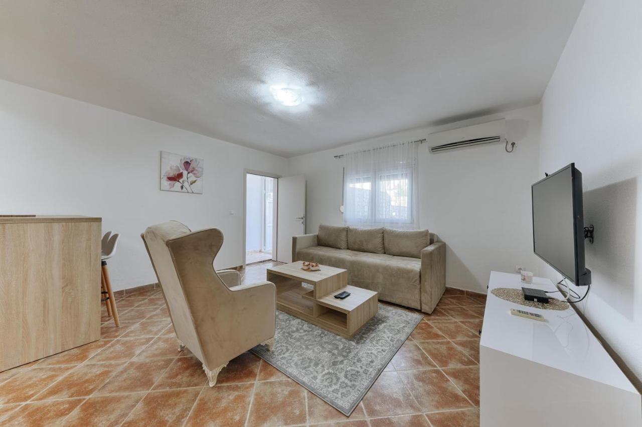 Apartmani Vittoria Bar Kültér fotó